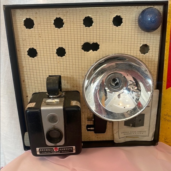 Kodak brownie Hawkeye camera flash outfit super old collectible with box - Picture 2 of 9
